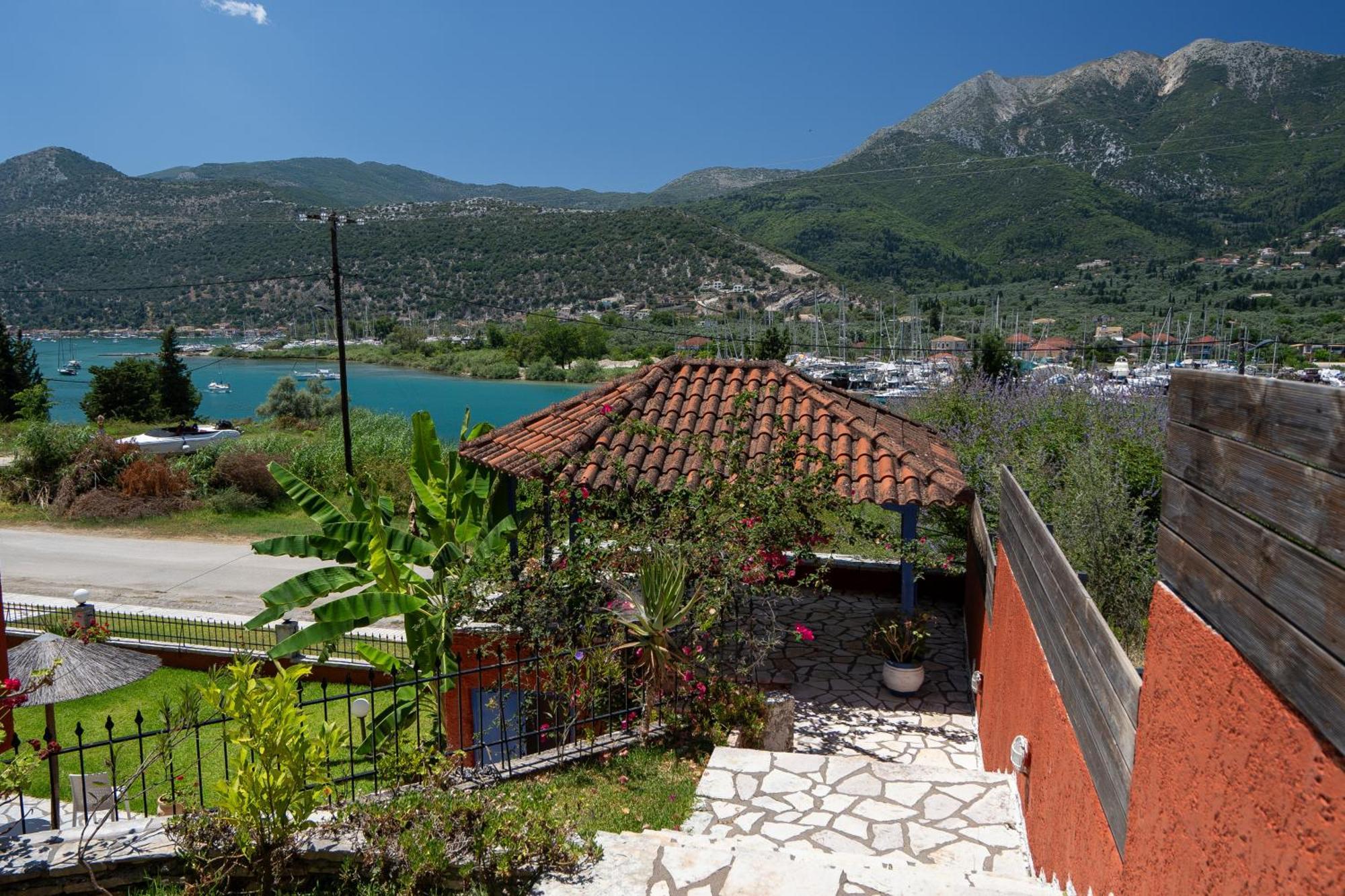 Vliho Bay Boutique Hotel Yénion Exterior foto