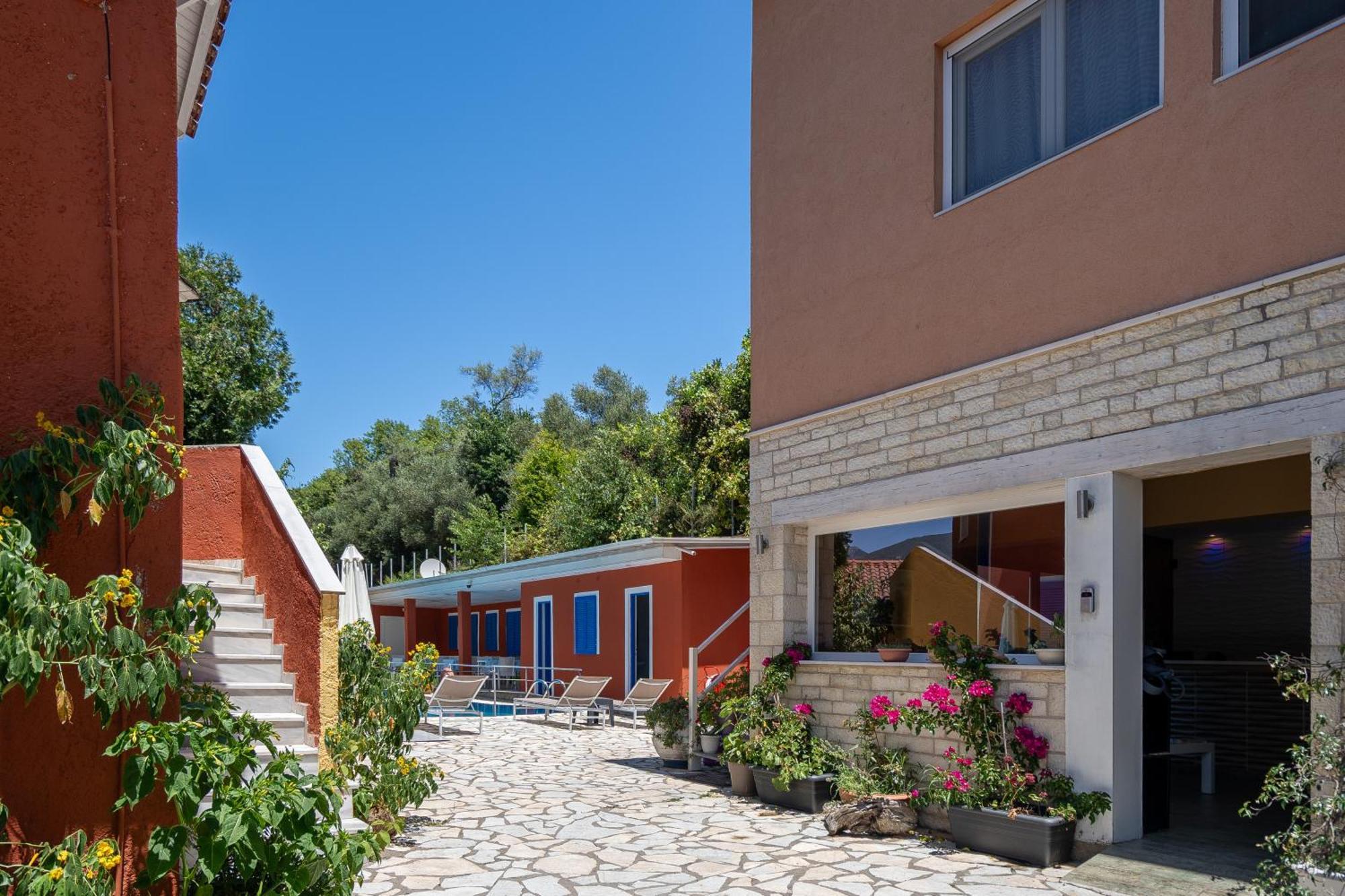 Vliho Bay Boutique Hotel Yénion Exterior foto