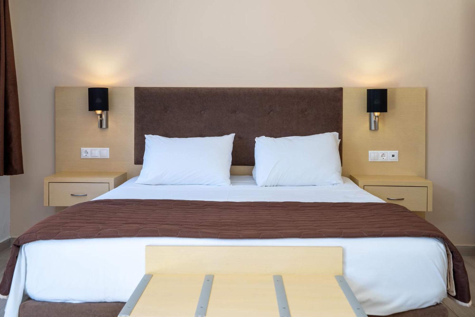 Vliho Bay Boutique Hotel Yénion Habitación foto